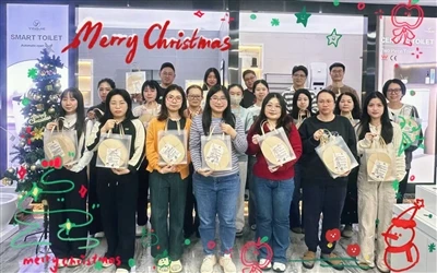Yingjie က ပျော်ရွှင်စရာ ခရစ္စမတ်ဖြစ်ပါစေလို့ ဆုမွန်ကောင်းတောင်းလိုက်ပါတယ်။